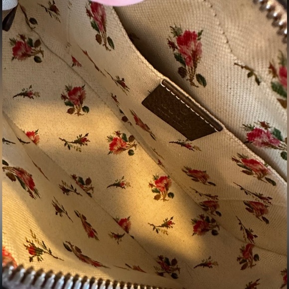 Gucci Neo Vintage GG Supreme Messenger
Bag - Picture 12 of 17